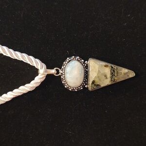 New Moss Prehnite And Rainbow Moonstone Pendant With White Silk Necklace